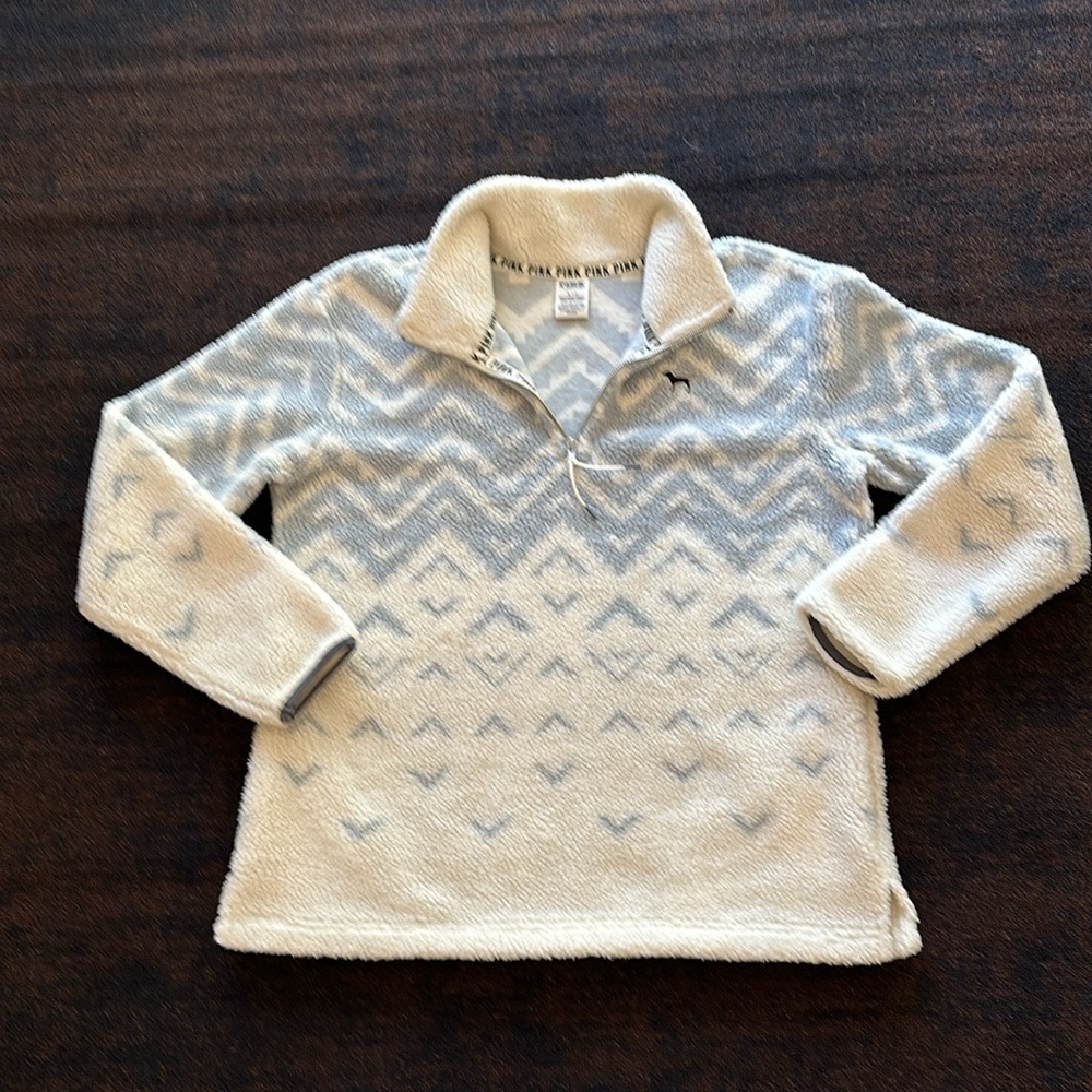 Victoria Secret “Pink” Sweater! - Picture 3 of 8